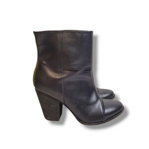 LL Bean Black Leather Ankle Boots Size 8.5